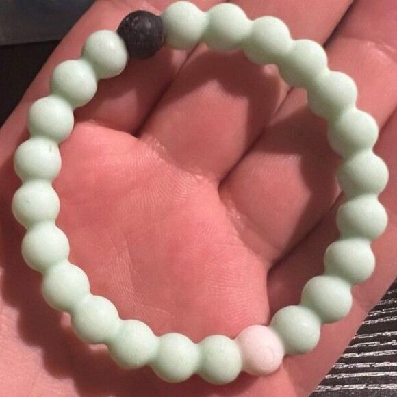 LIKE NEW Lokai Bracelet Size M (1/14 Styles) - Picture 2 of 2